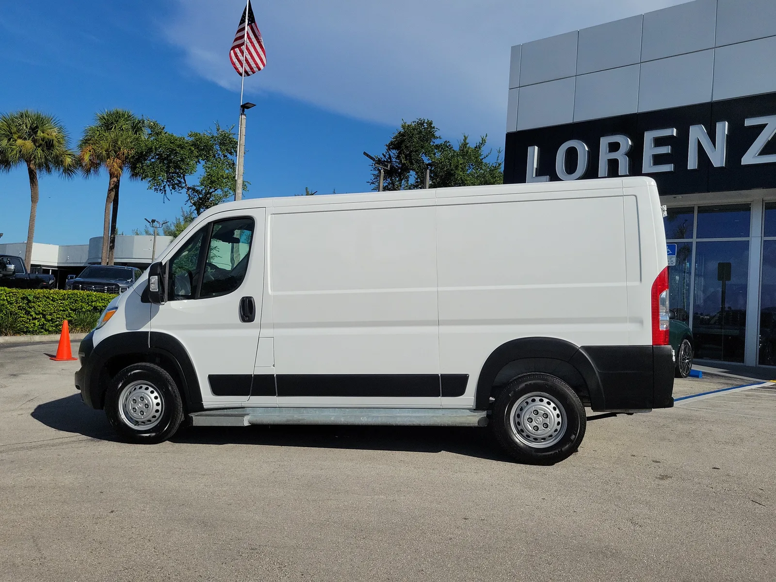 2025 RAM ProMaster Cargo Van Tradesman photo 8