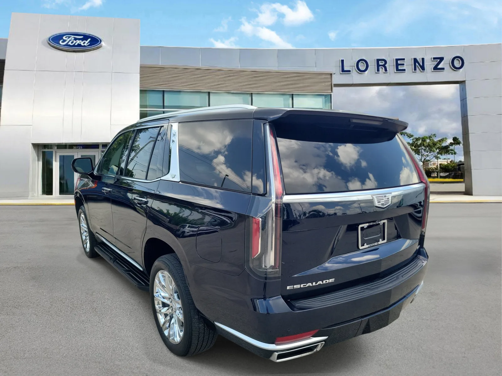 2023 Cadillac Escalade 4WD Premium Luxury photo 7