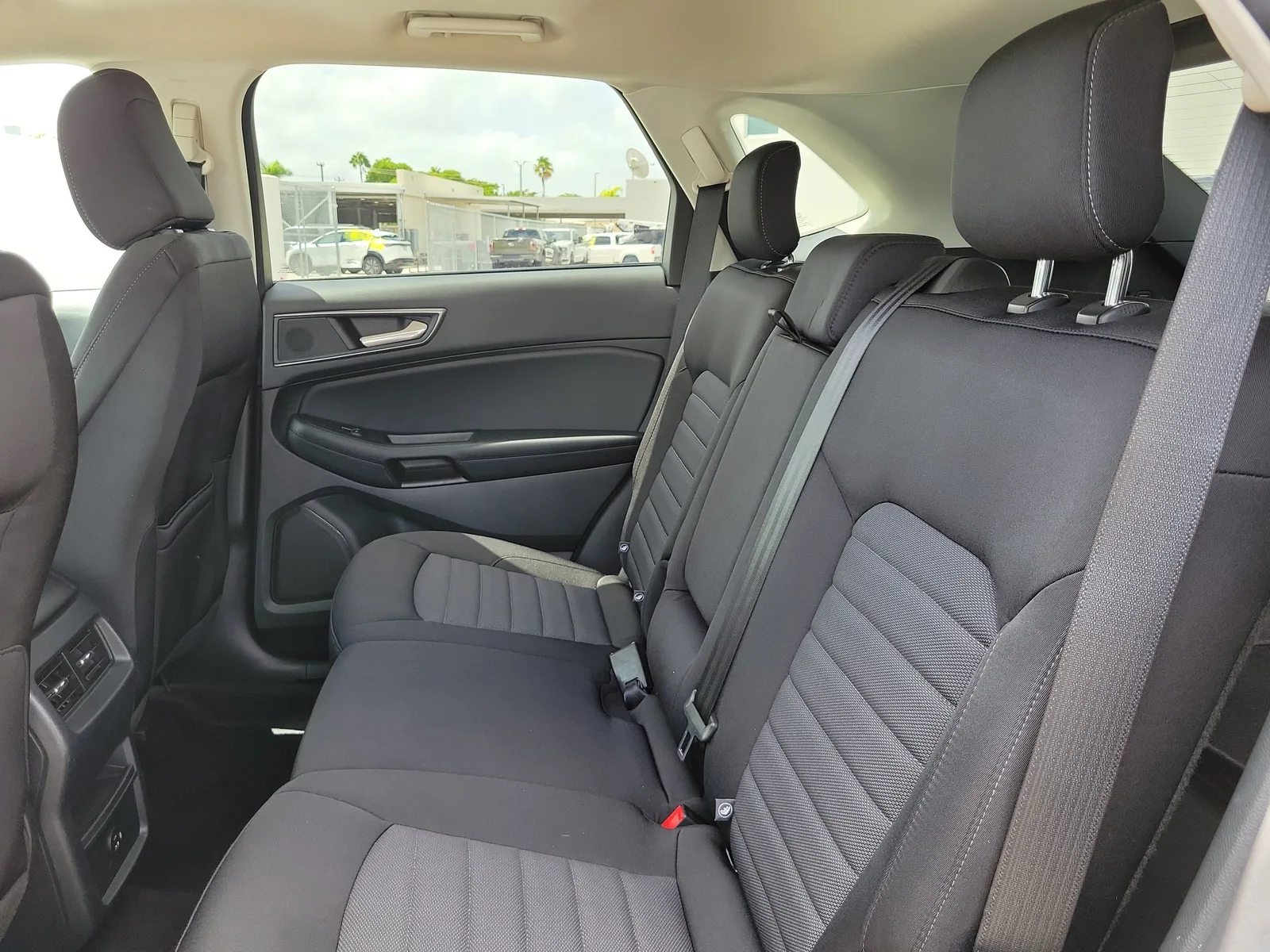 2022 Ford Edge SE 4WD photo 13