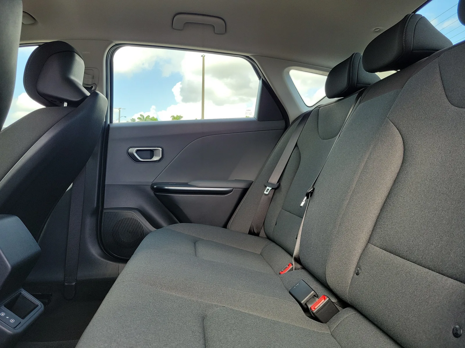 2025 Kia K4 LXS photo 14