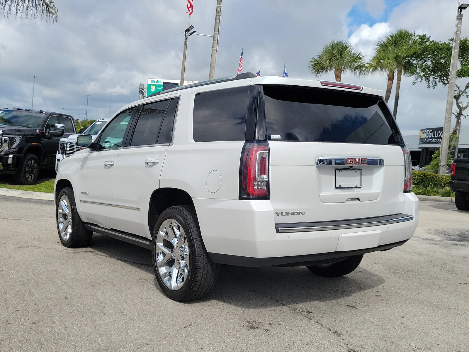2020 GMC Yukon Denali photo 7