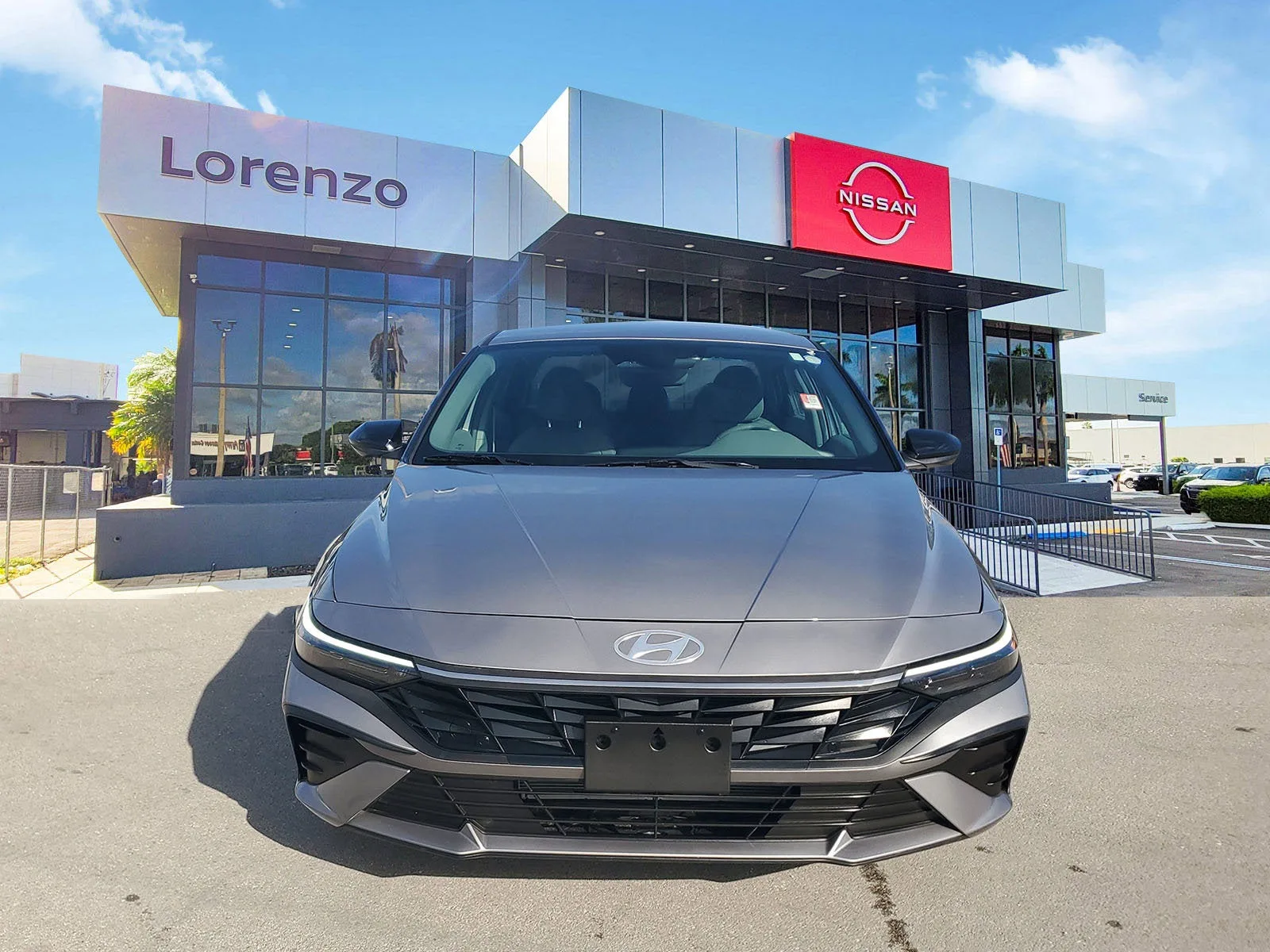 2025 Hyundai Elantra SEL Sport photo 2