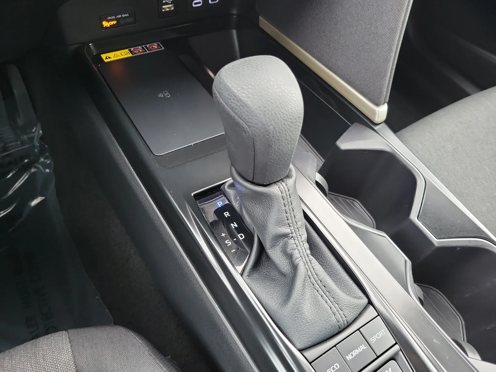 2025 Toyota Camry LE photo 23
