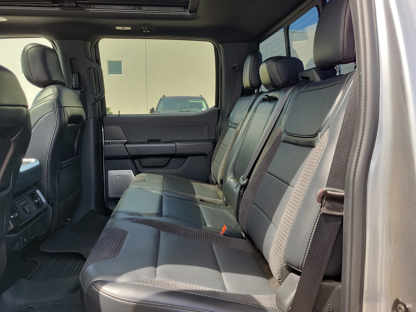 2022 Ford F-150 Raptor 4WD photo 14