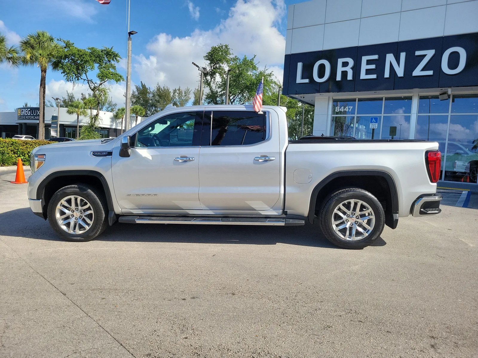 2020 GMC Sierra 1500 SLT photo 8