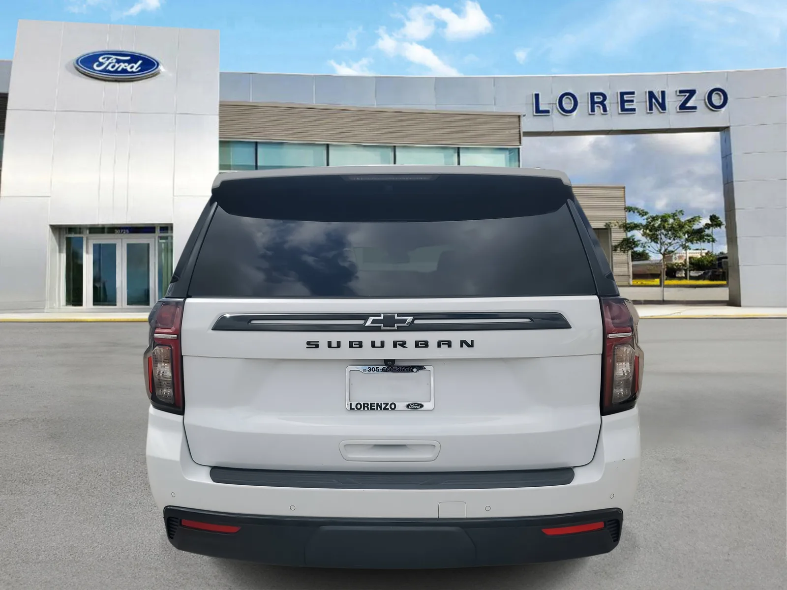2023 Chevrolet Suburban Z71 4WD photo 5