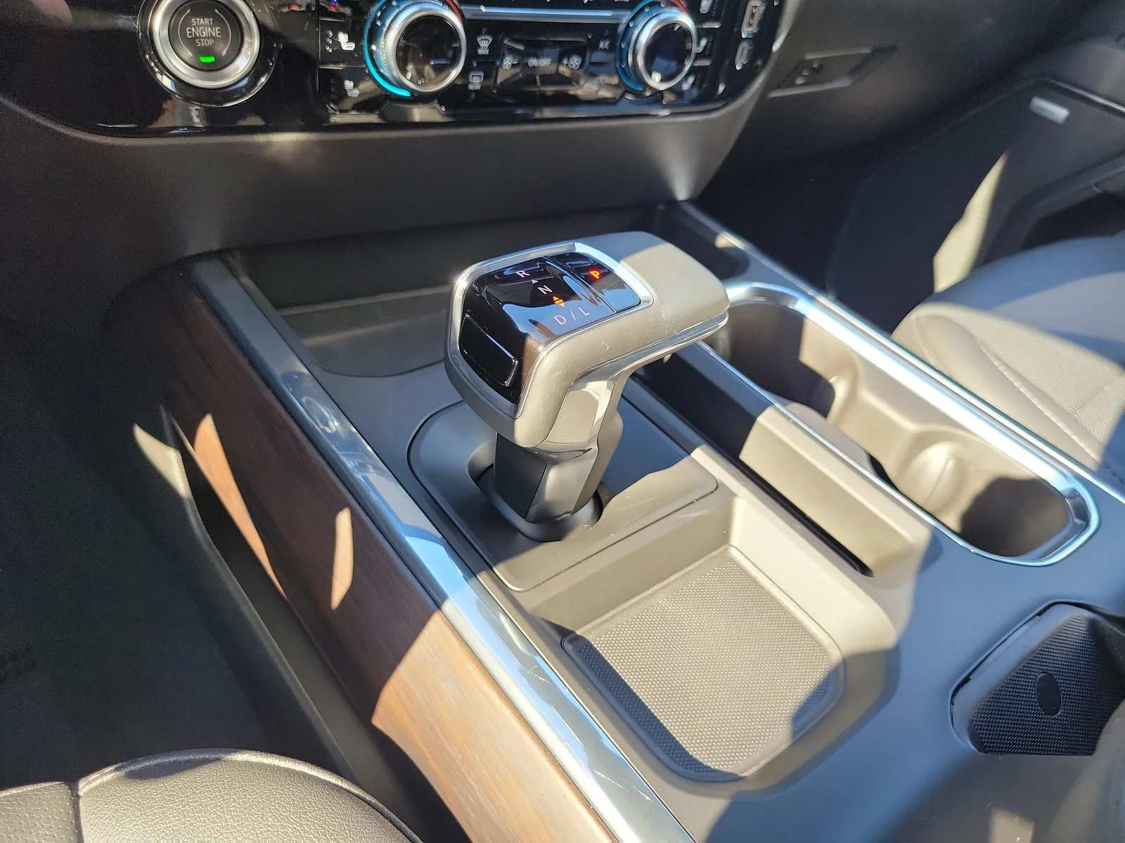 2023 GMC Sierra 1500 SLT photo 21