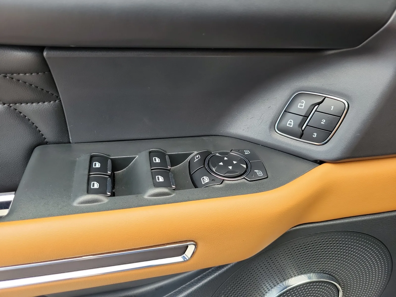2023 Ford Expedition Max Platinum photo 24