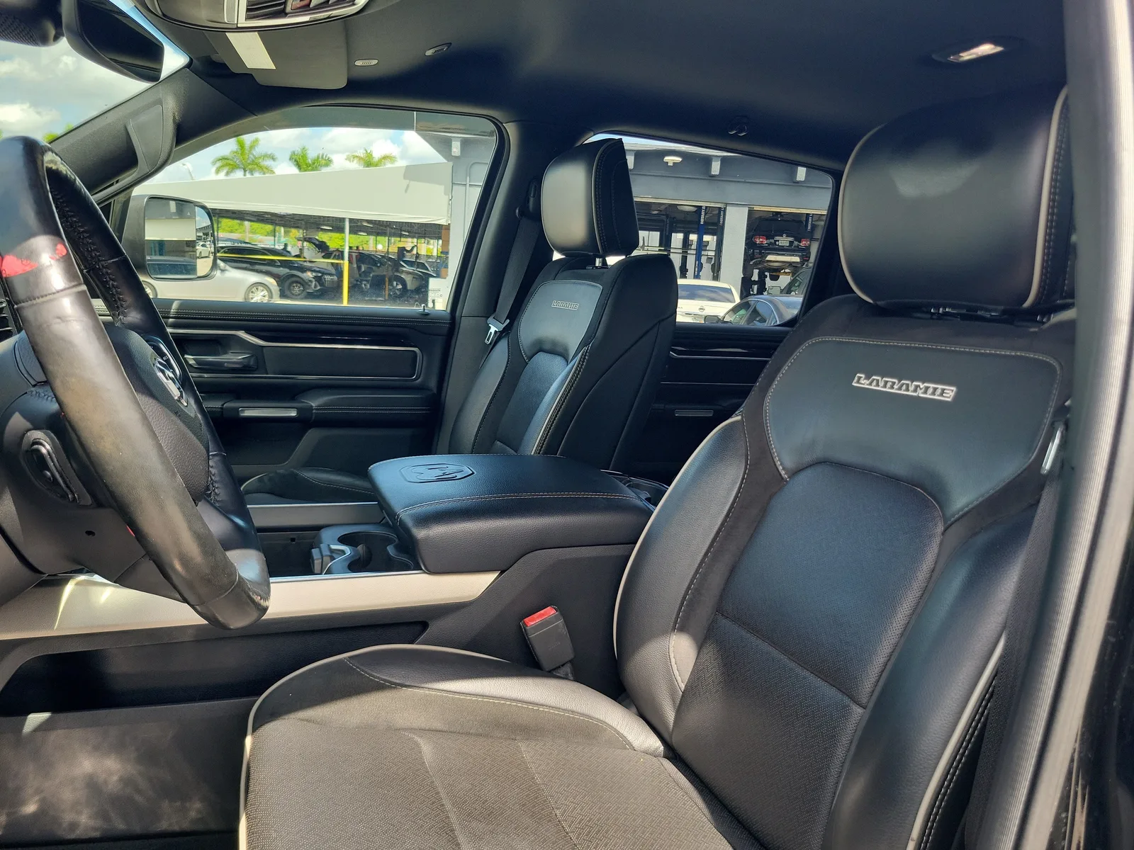2019 RAM 1500 Laramie 4WD photo 11