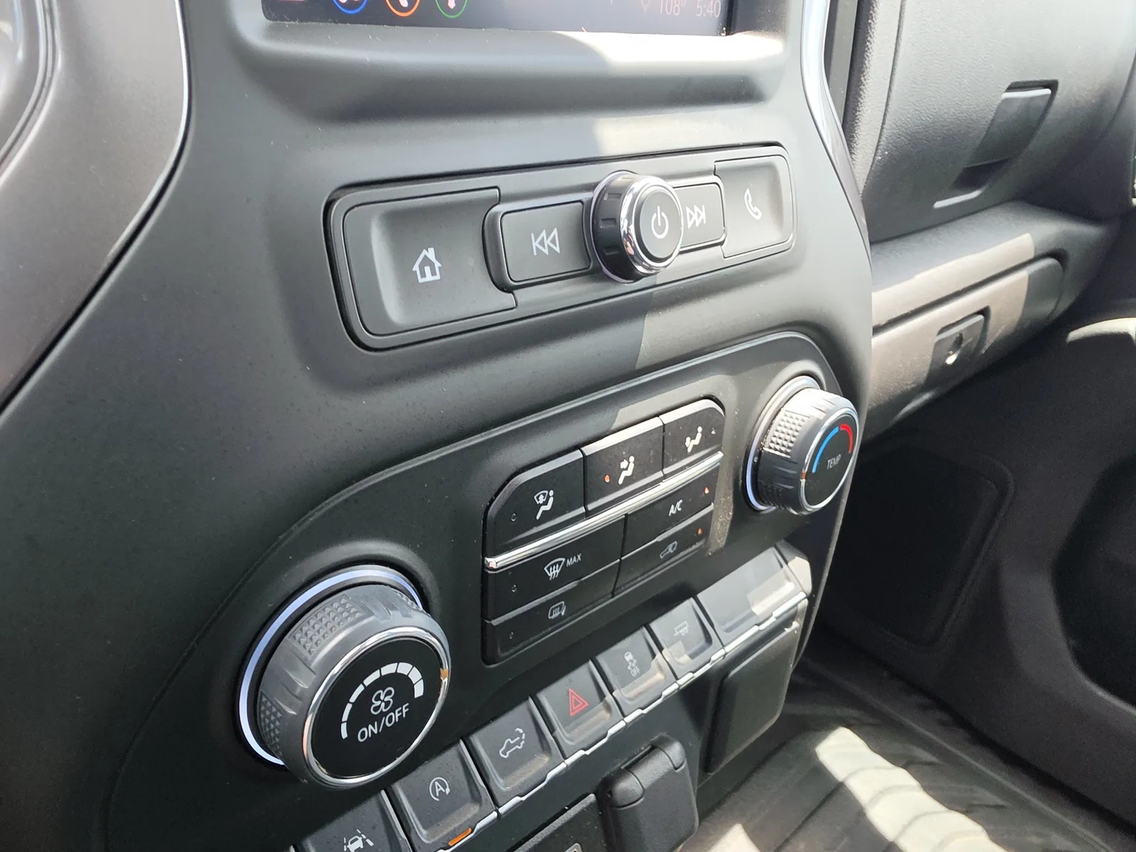 2025 Chevrolet Silverado 1500 Work Truck photo 15