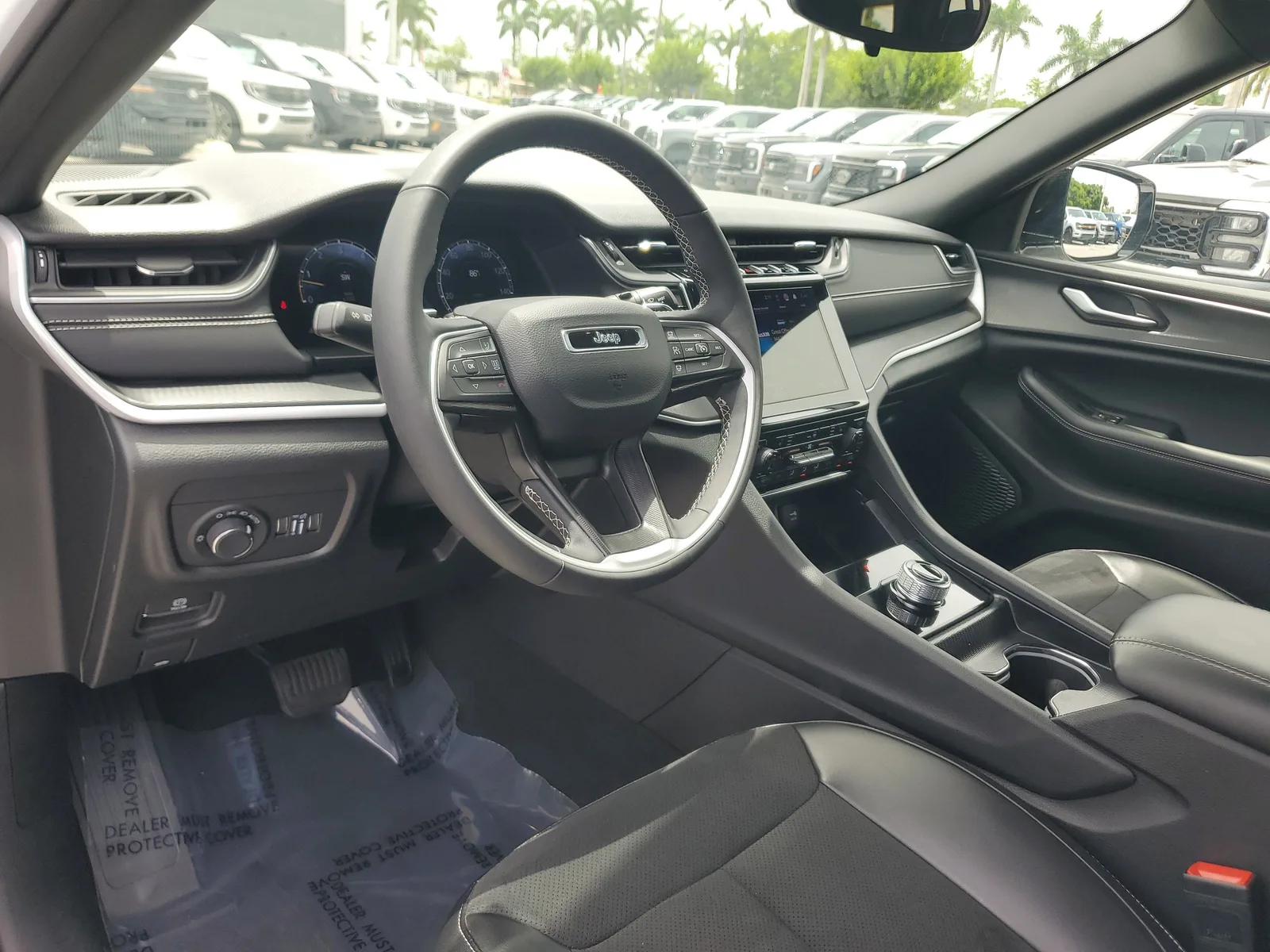 2024 Jeep Grand Cherokee L Altitude X 4WD photo 9