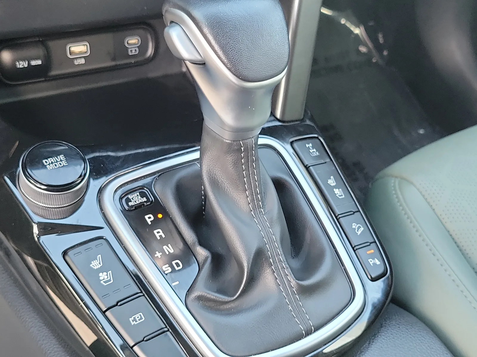 2025 Kia Seltos SX photo 20