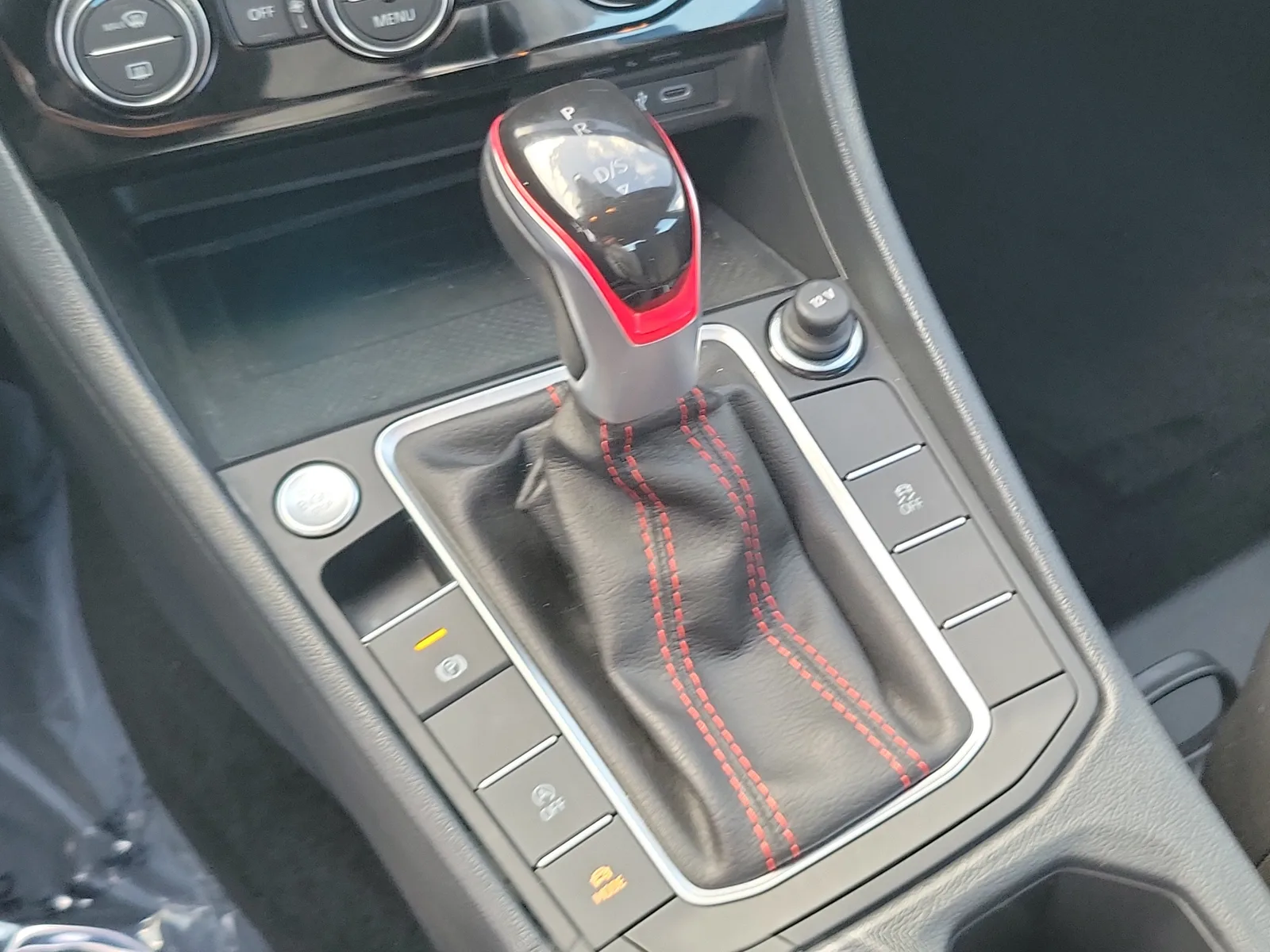 2024 Volkswagen Jetta GLI Autobahn photo 23