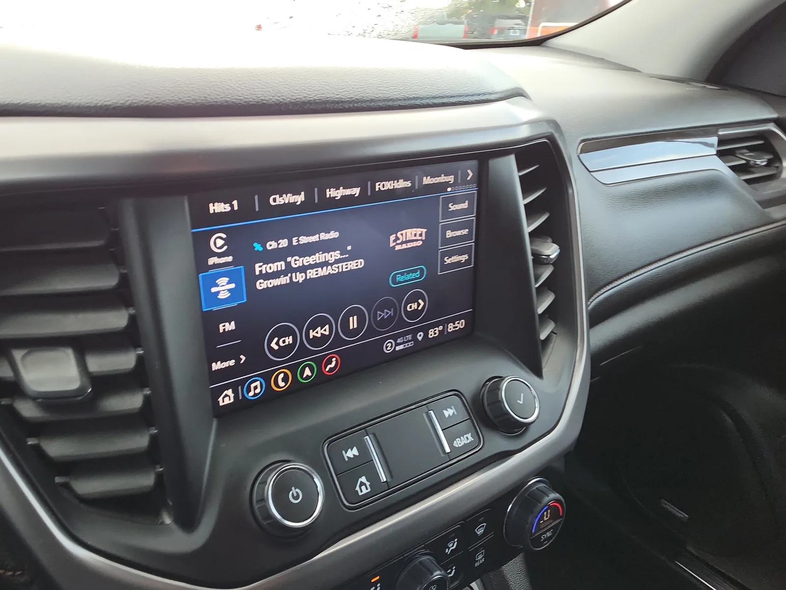 2023 GMC Acadia AT4 4WD photo 18