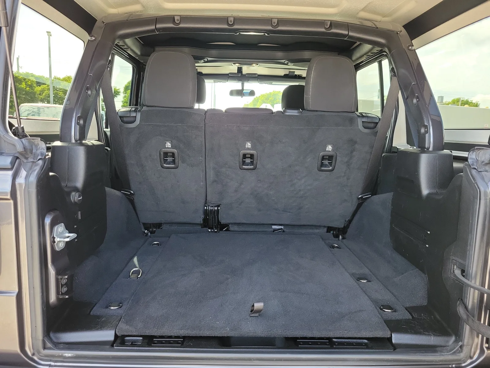 2022 Jeep Wrangler Unlimited Sport Altitude 4WD photo 14