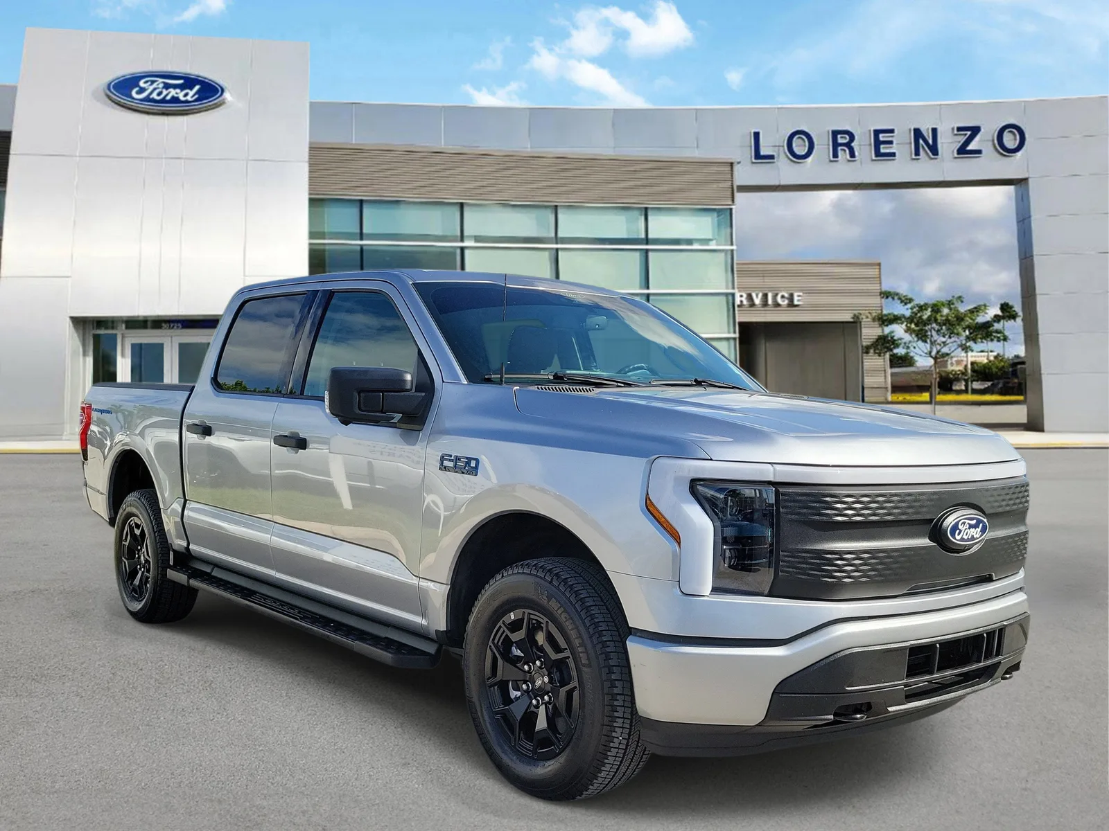 2025 Ford F-150 Lightning XLT photo 3