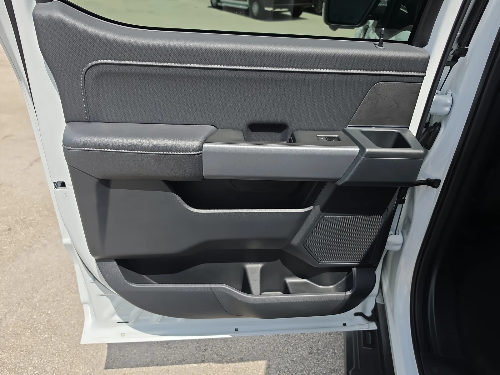 2026 Ford F-150 XLT 4WD photo 24