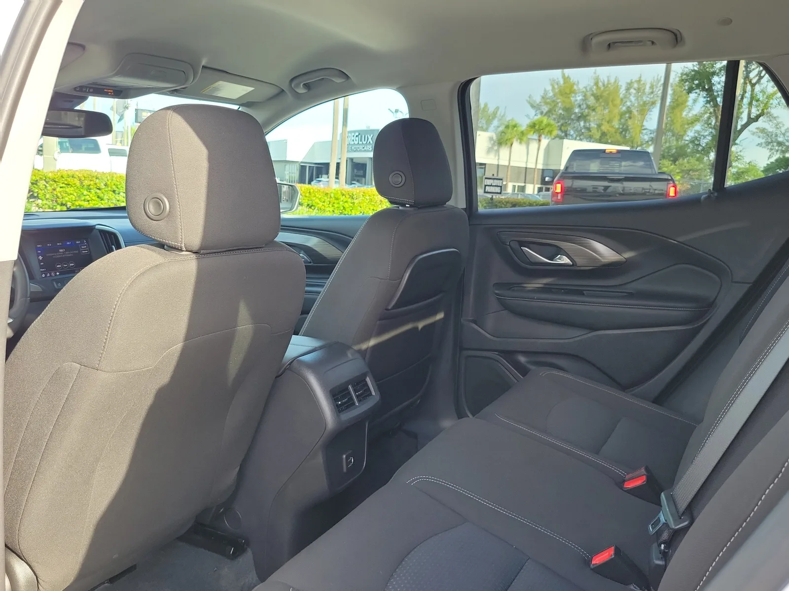 2024 GMC Terrain SLE photo 12