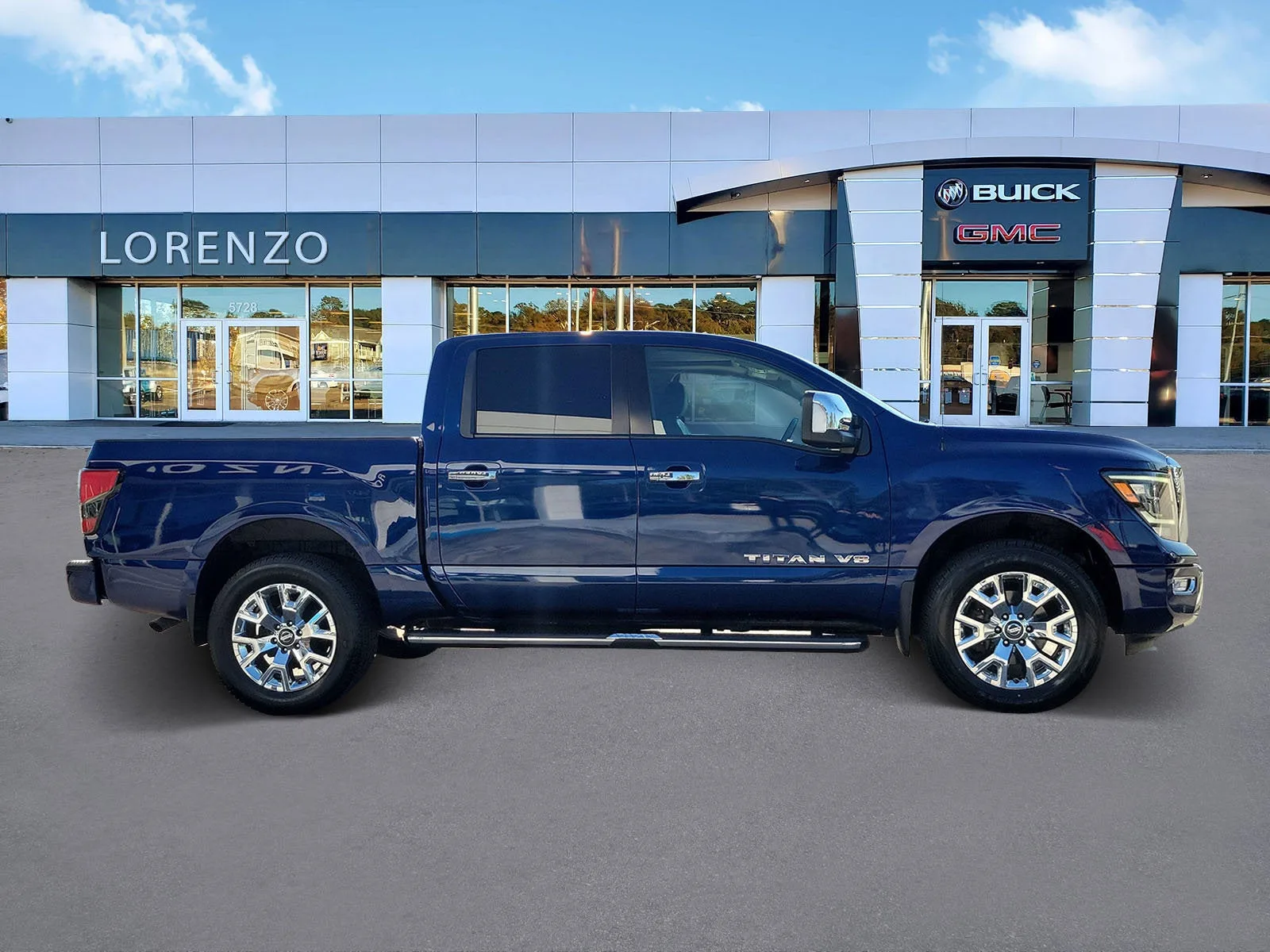 2020 Nissan Titan SL photo 4