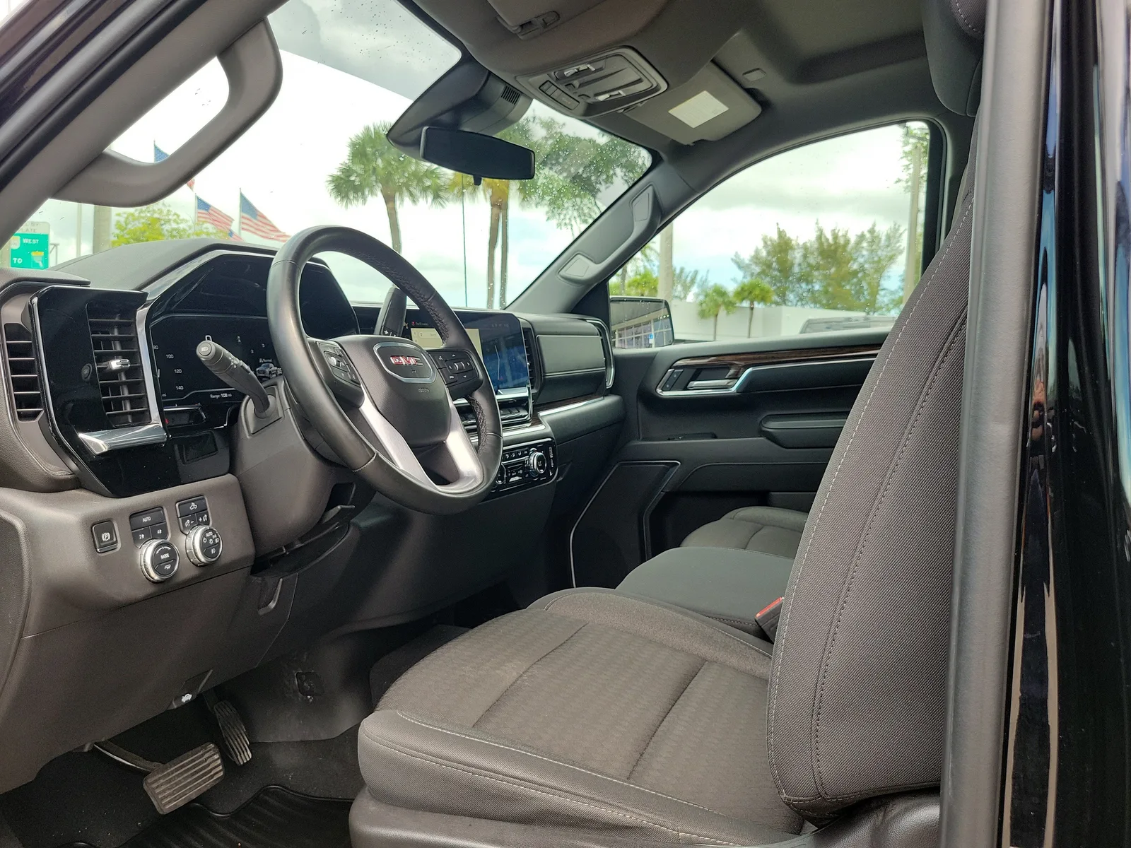 2024 GMC Sierra 1500 Elevation photo 16
