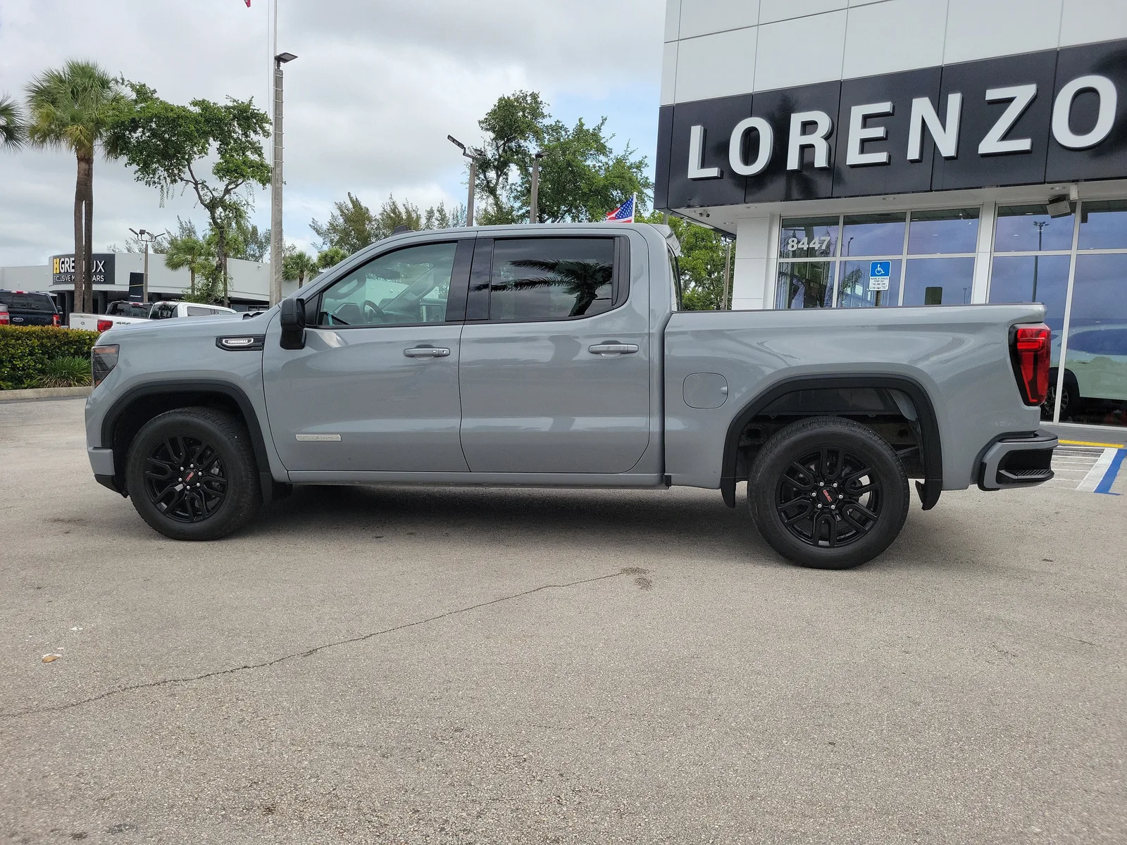 2024 GMC Sierra 1500 Elevation photo 8