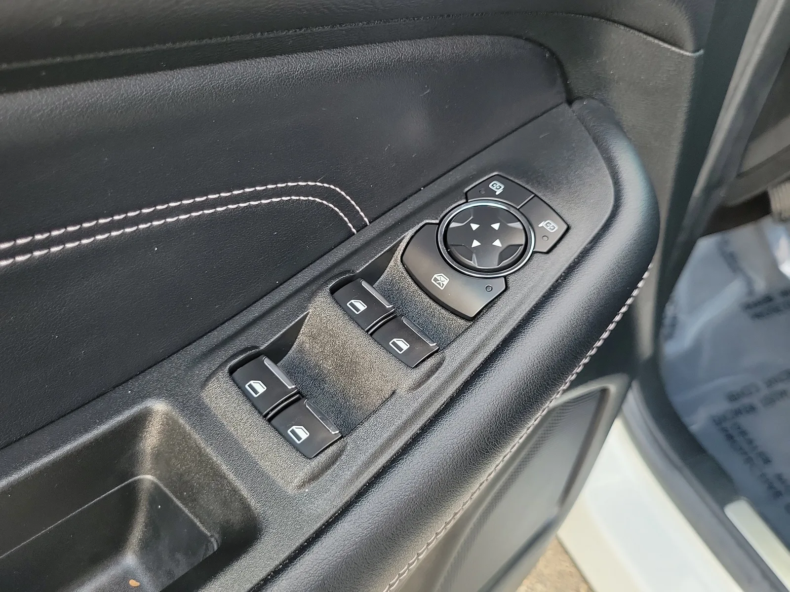 2022 Ford Edge Titanium 4WD photo 26