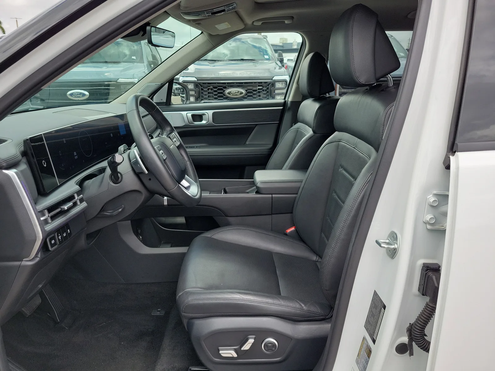 2025 Hyundai Santa Fe Limited photo 12