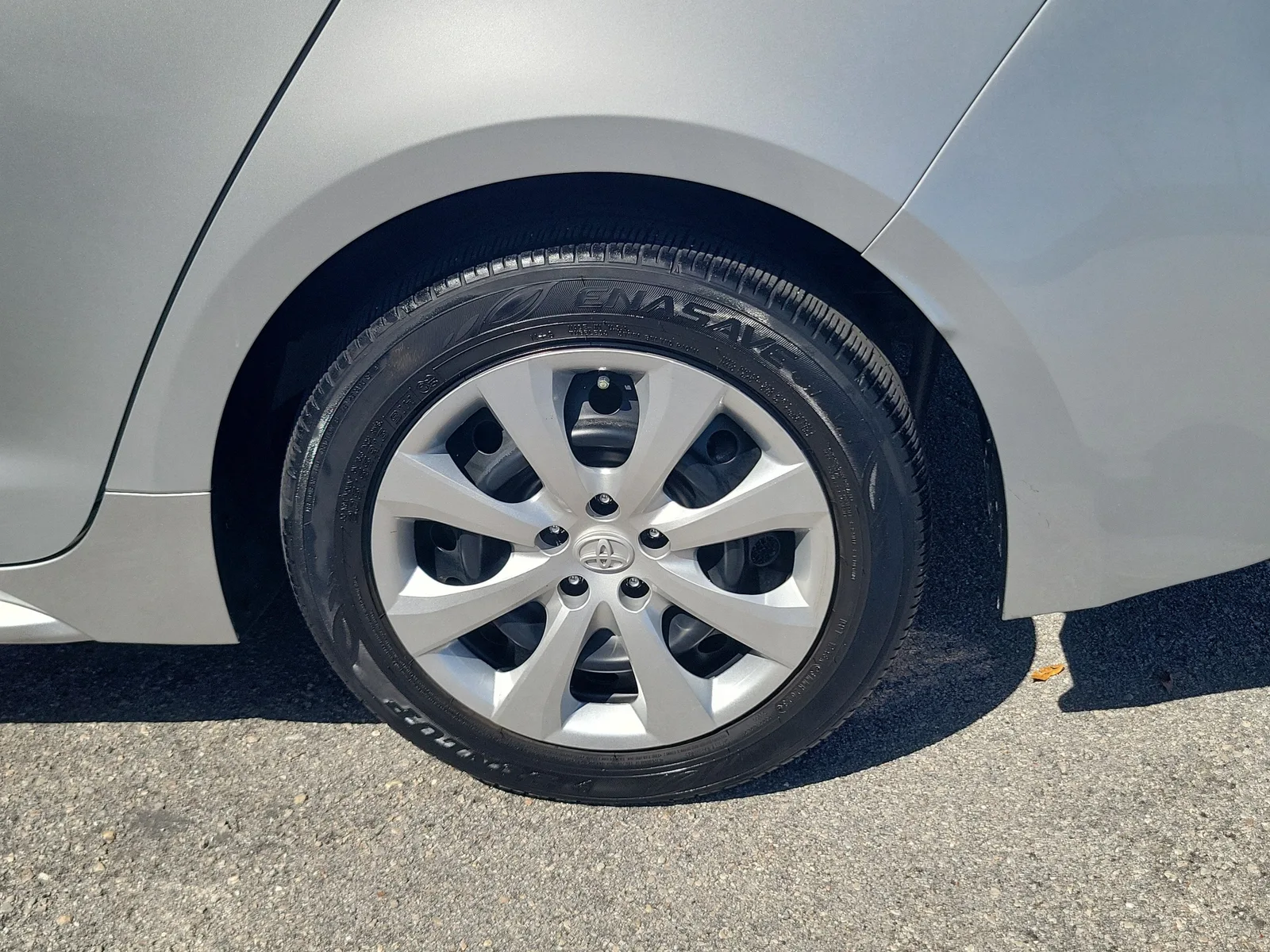 2024 Toyota Corolla LE photo 27