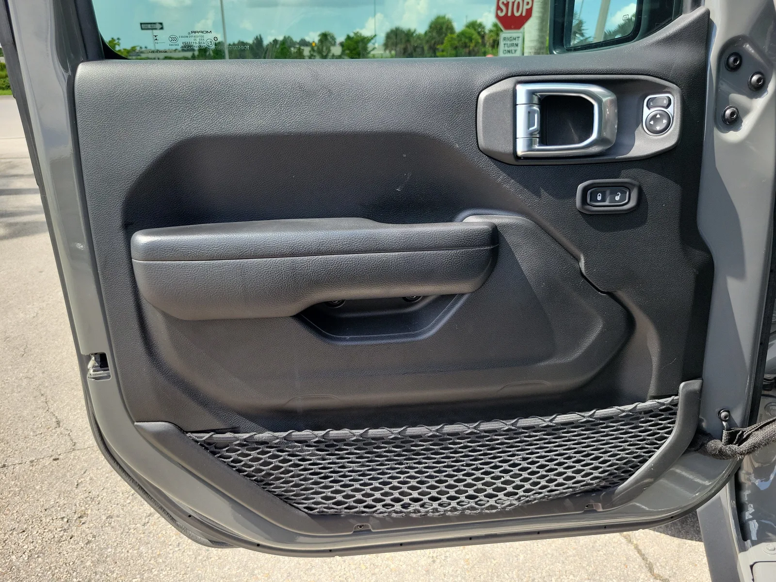 2023 Jeep Wrangler Rubicon photo 26