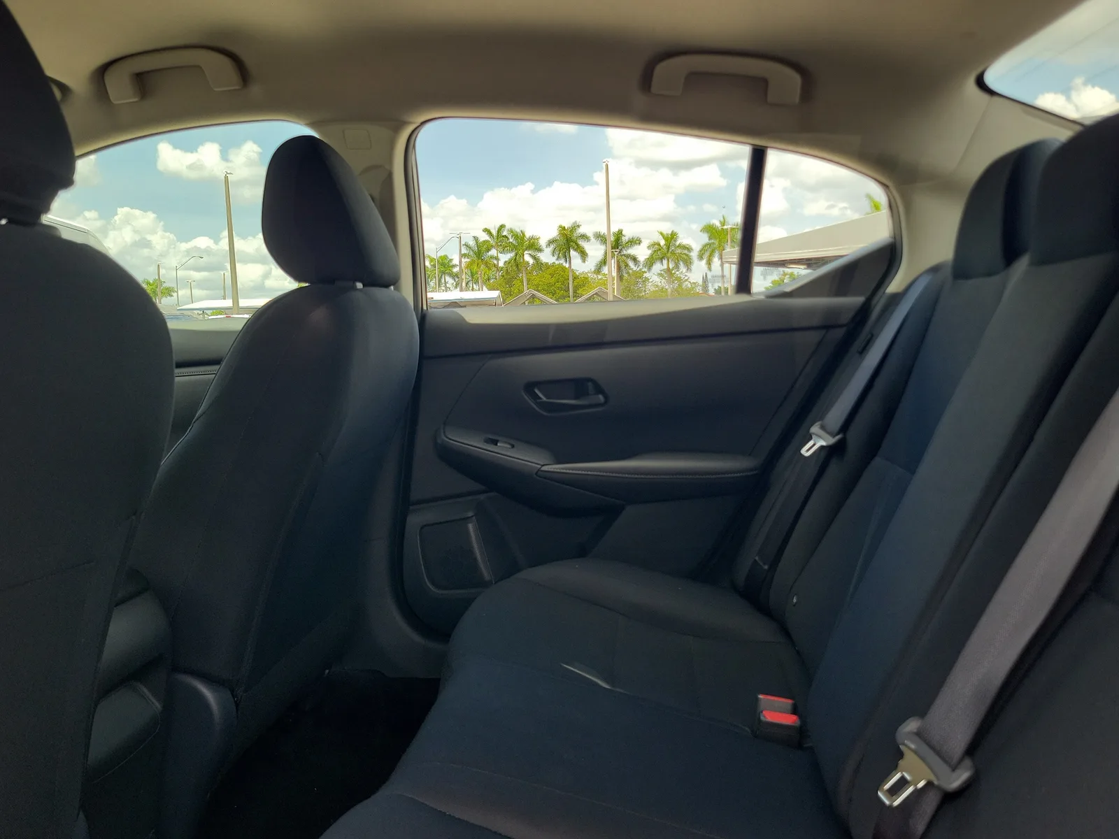 2025 Nissan Sentra S photo 13
