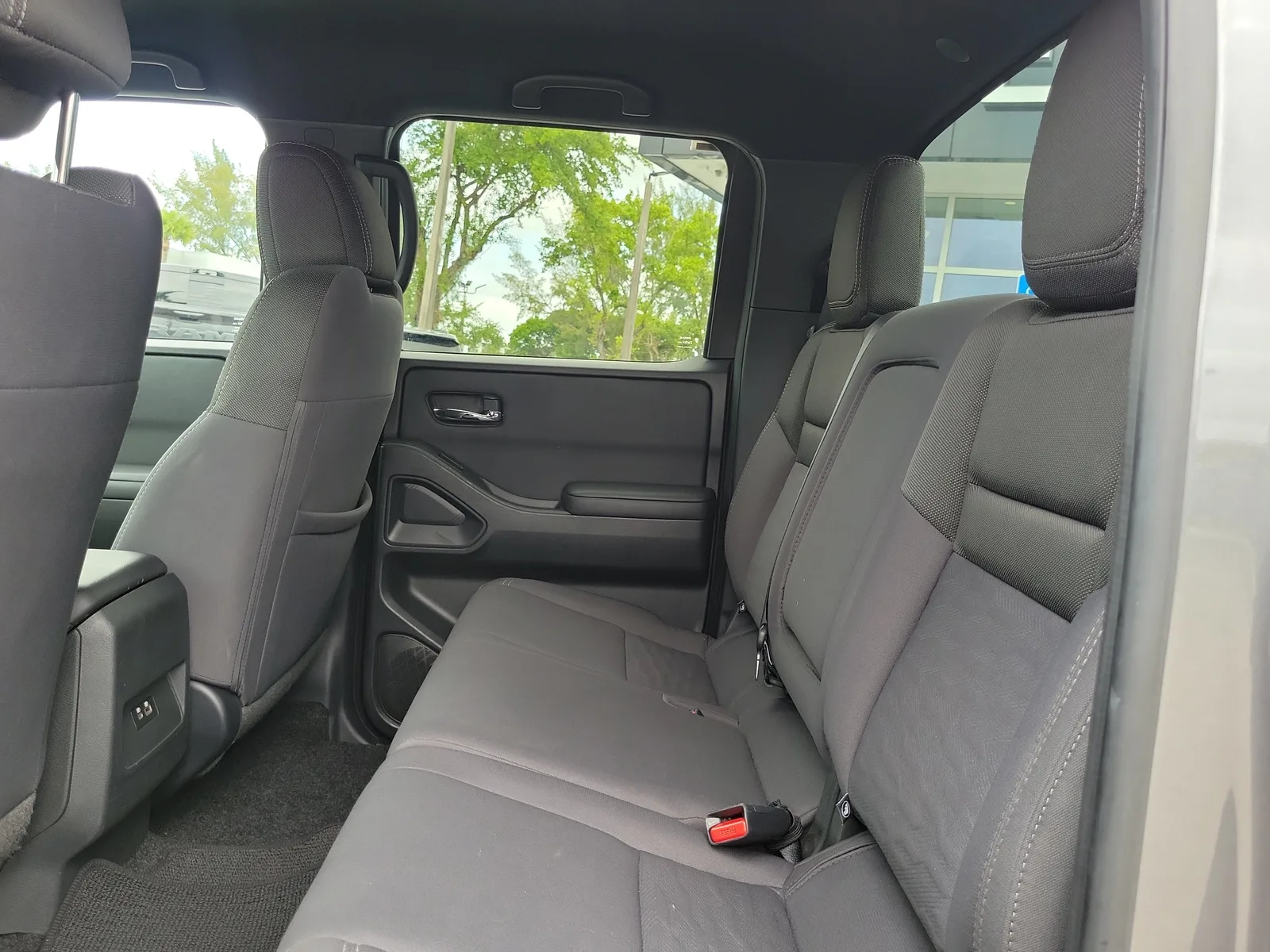2023 Nissan Frontier SV photo 12