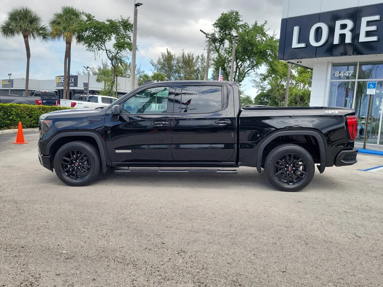 2024 GMC Sierra 1500 Elevation photo 8