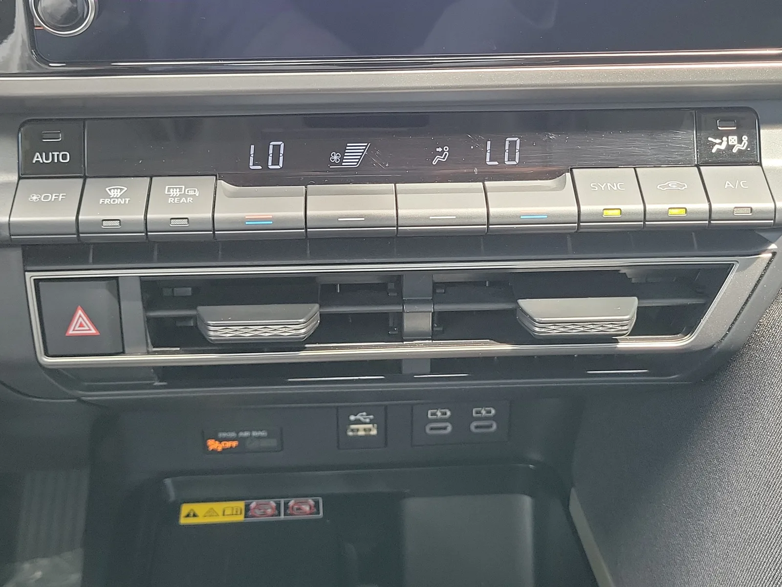 2025 Toyota Camry LE photo 29