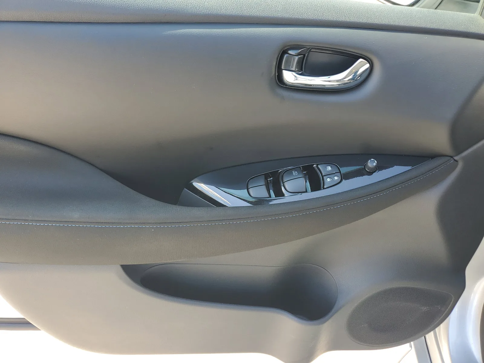 2024 Nissan LEAF SV PLUS photo 25