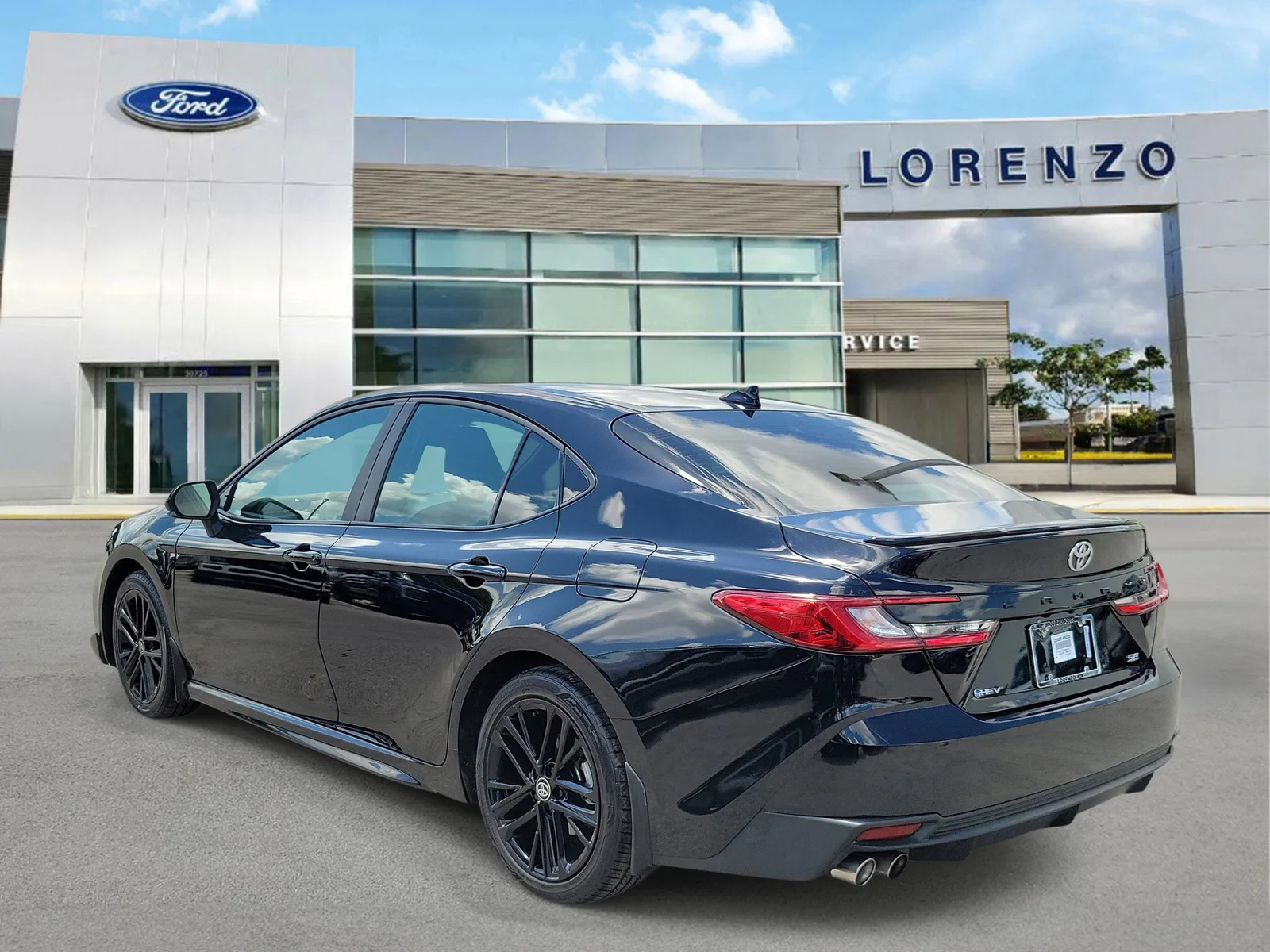 2026 Toyota Camry SE photo 7