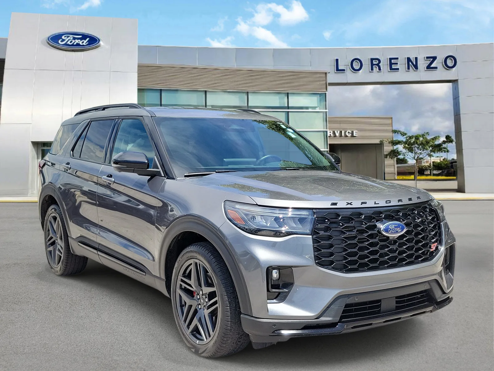 2025 Ford Explorer ST photo 3