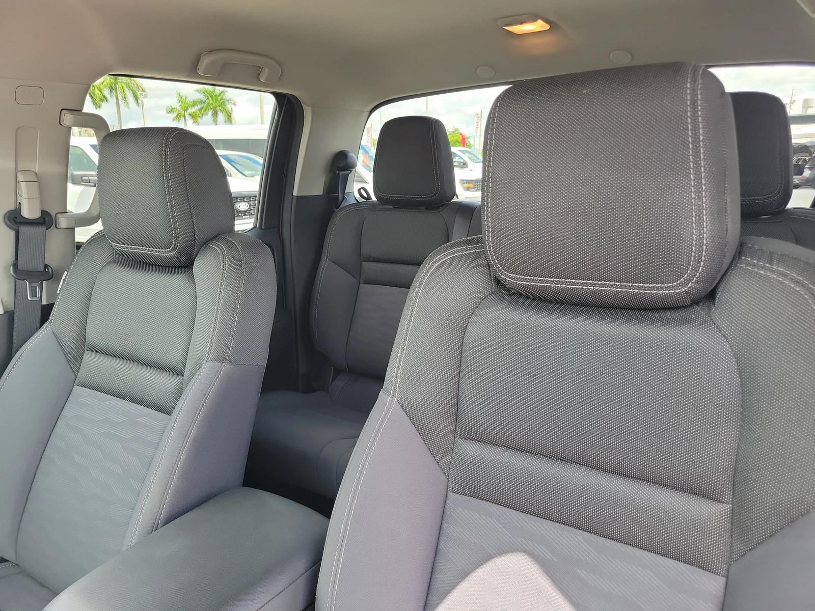 2023 Nissan Frontier SV 4WD photo 12