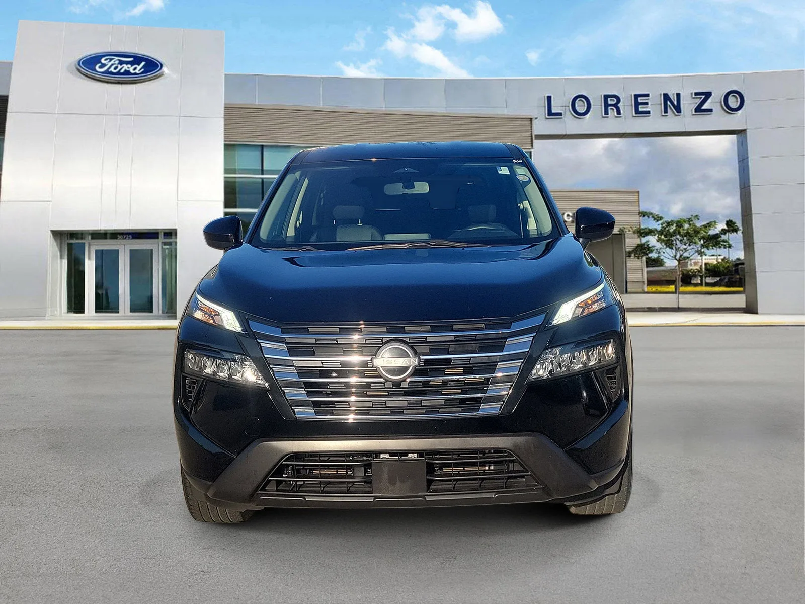 2024 Nissan Rogue SV photo 2