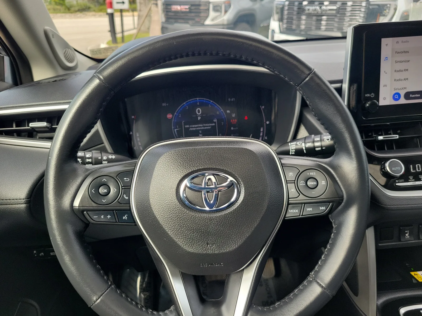 2023 Toyota Corolla Cross XLE photo 17