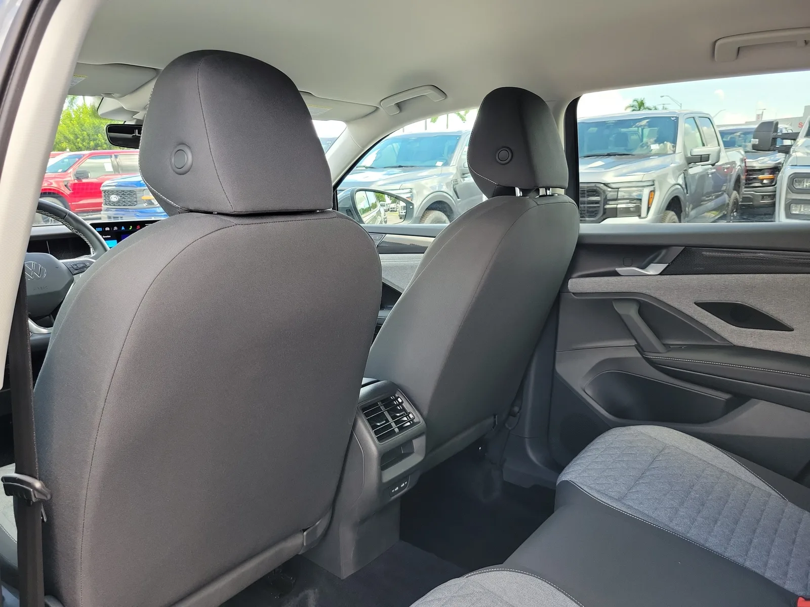 2025 Volkswagen Tiguan S photo 18