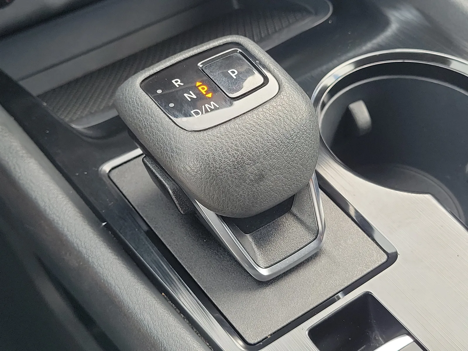 2025 Nissan Rogue SV photo 26
