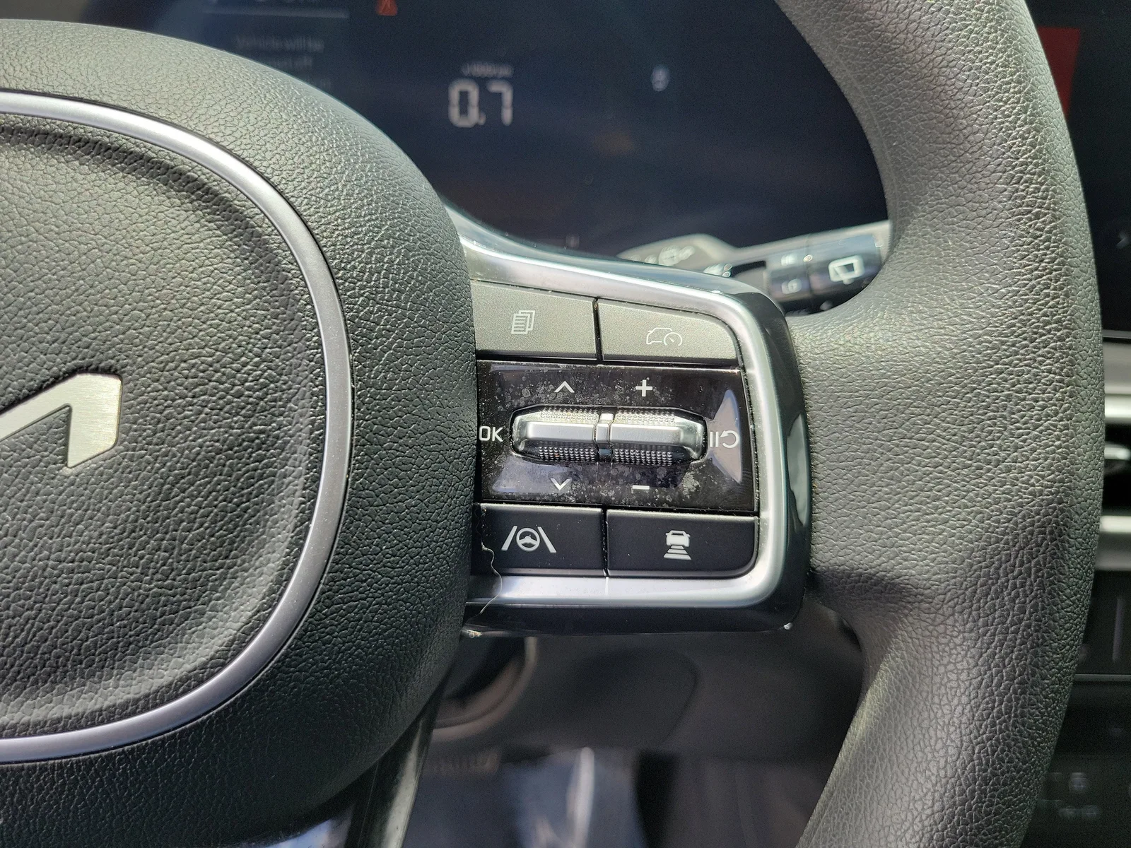 2024 Kia Sorento LX photo 27