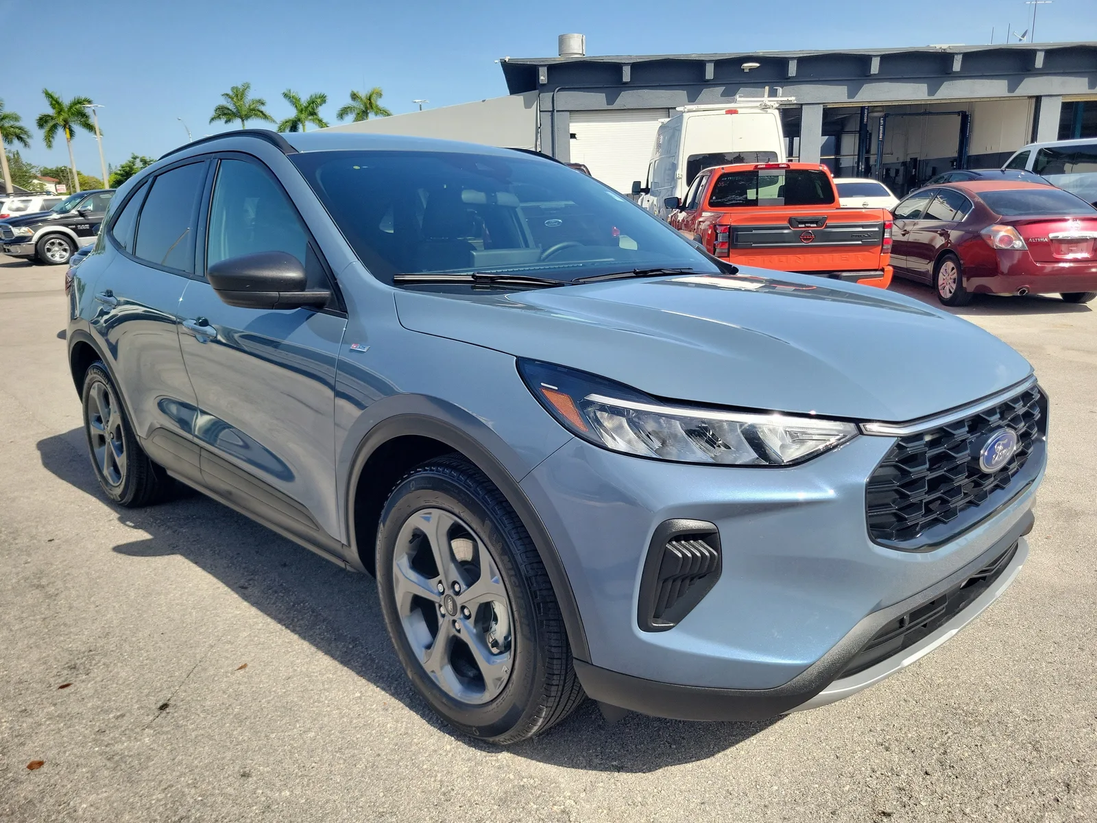 2025 Ford Escape ST-Line photo 3
