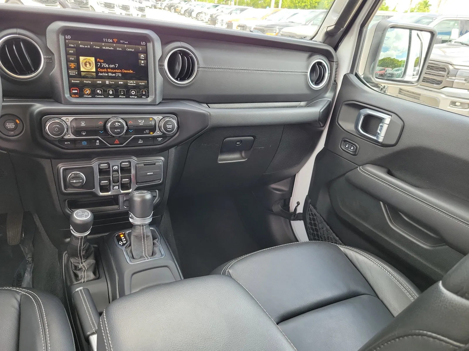 2023 Jeep Wrangler 4xe Sahara 4WD photo 17