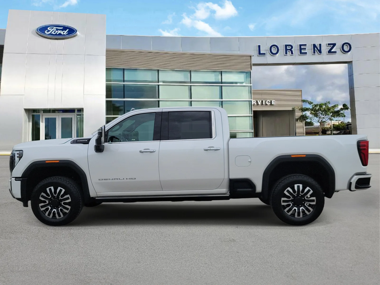 2025 GMC Sierra 2500HD Denali Ultimate 4WD Diesel photo 8