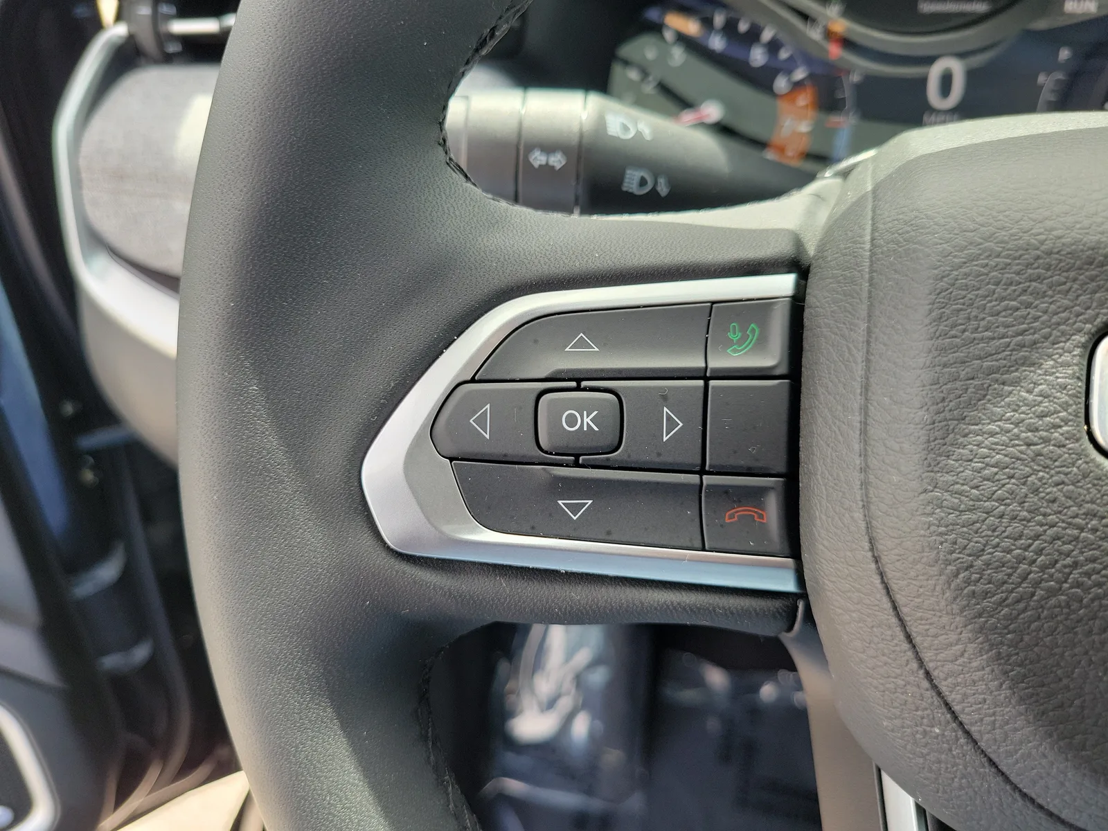 2023 Jeep Compass Latitude Lux 4WD photo 21