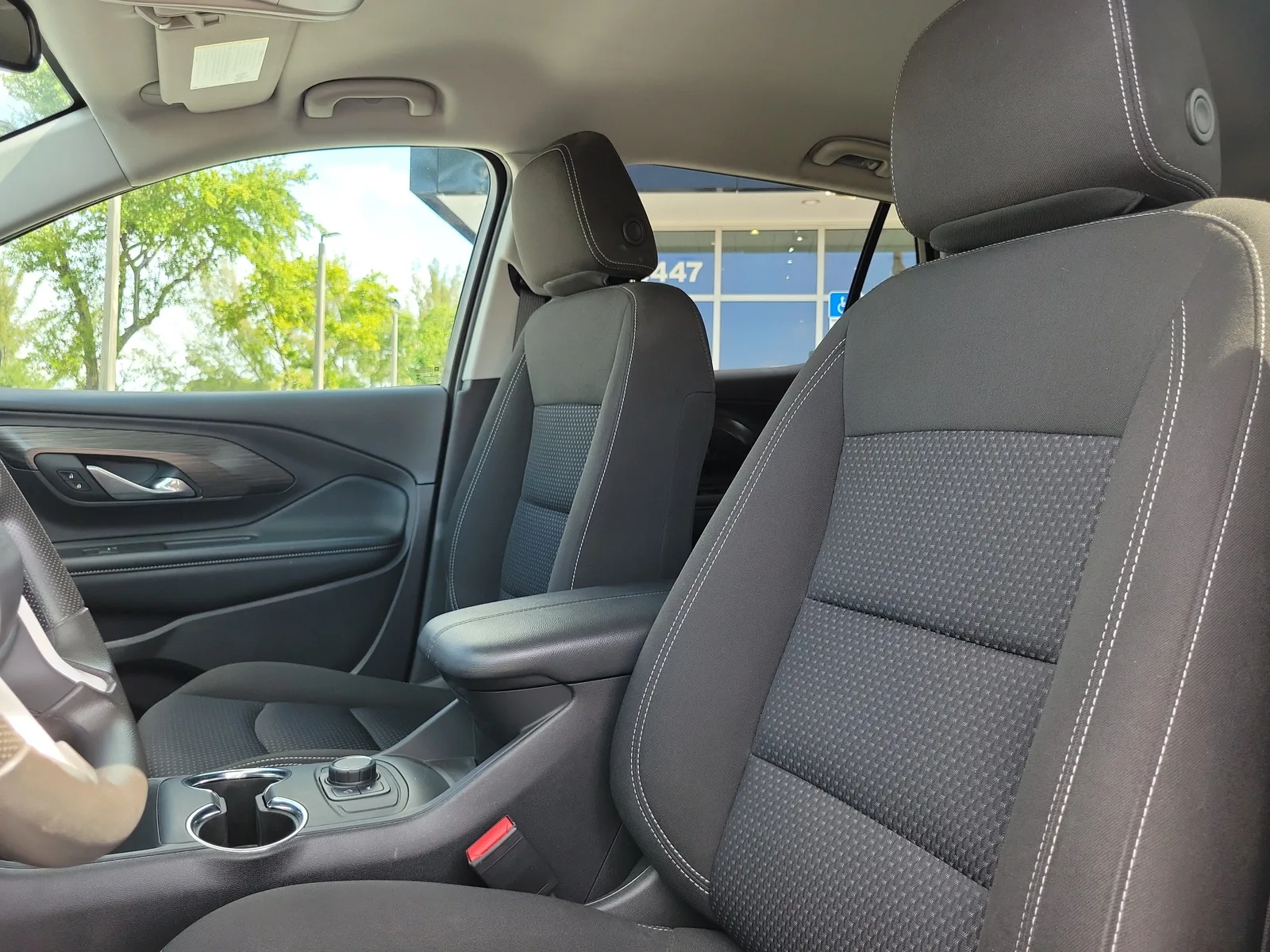 2024 GMC Terrain SLE photo 22