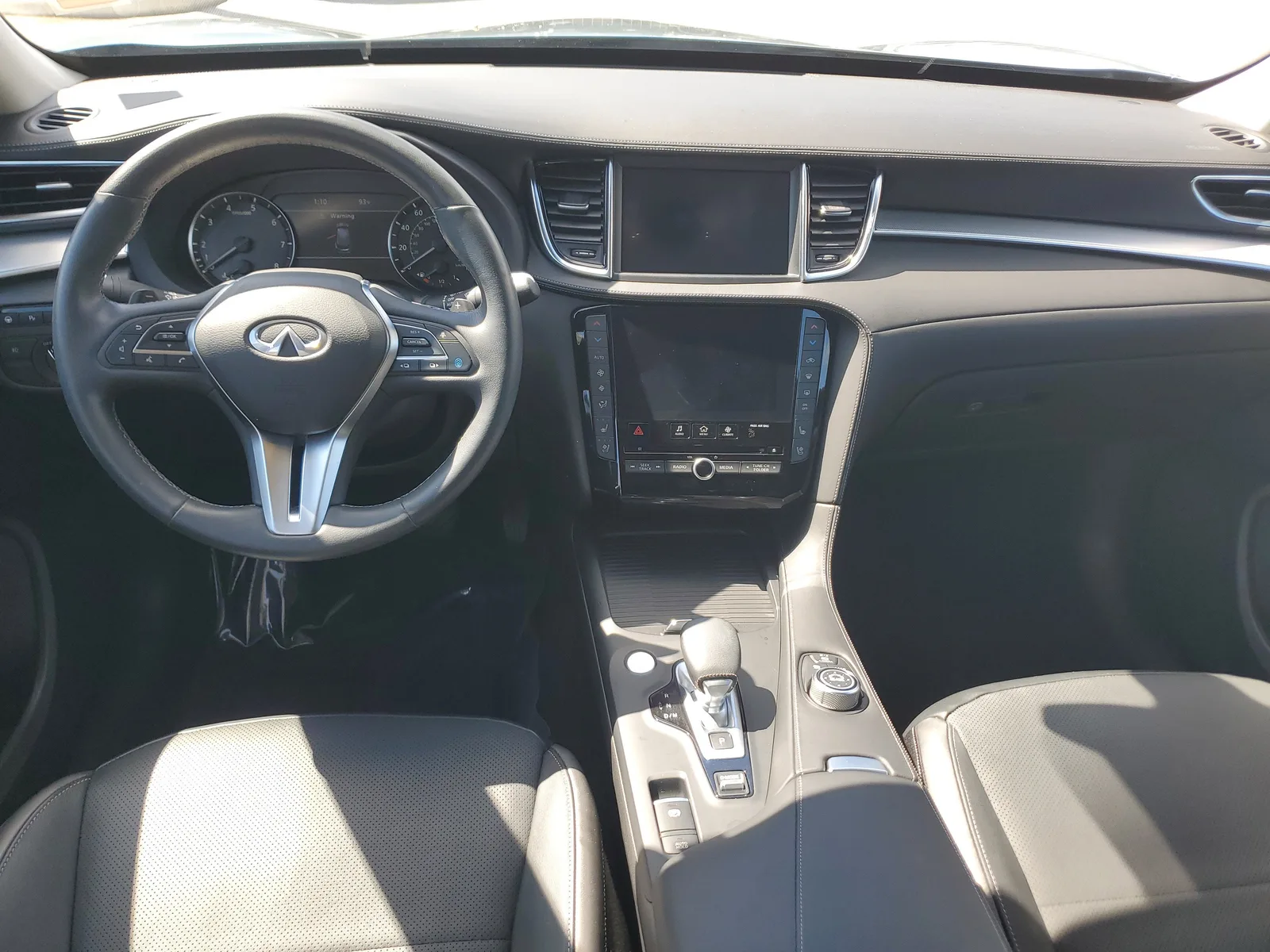 2022 INFINITI QX50 ESSENTIAL photo 17