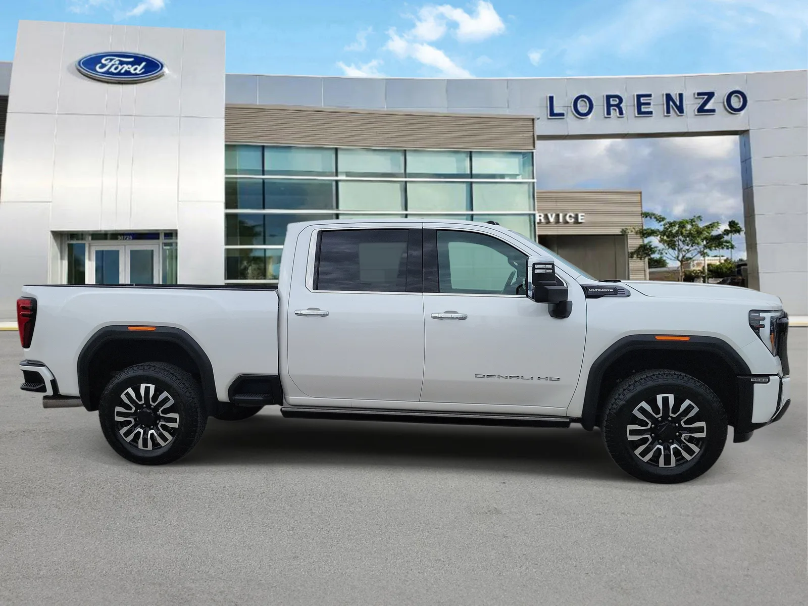 2025 GMC Sierra 2500HD Denali Ultimate 4WD Diesel photo 4