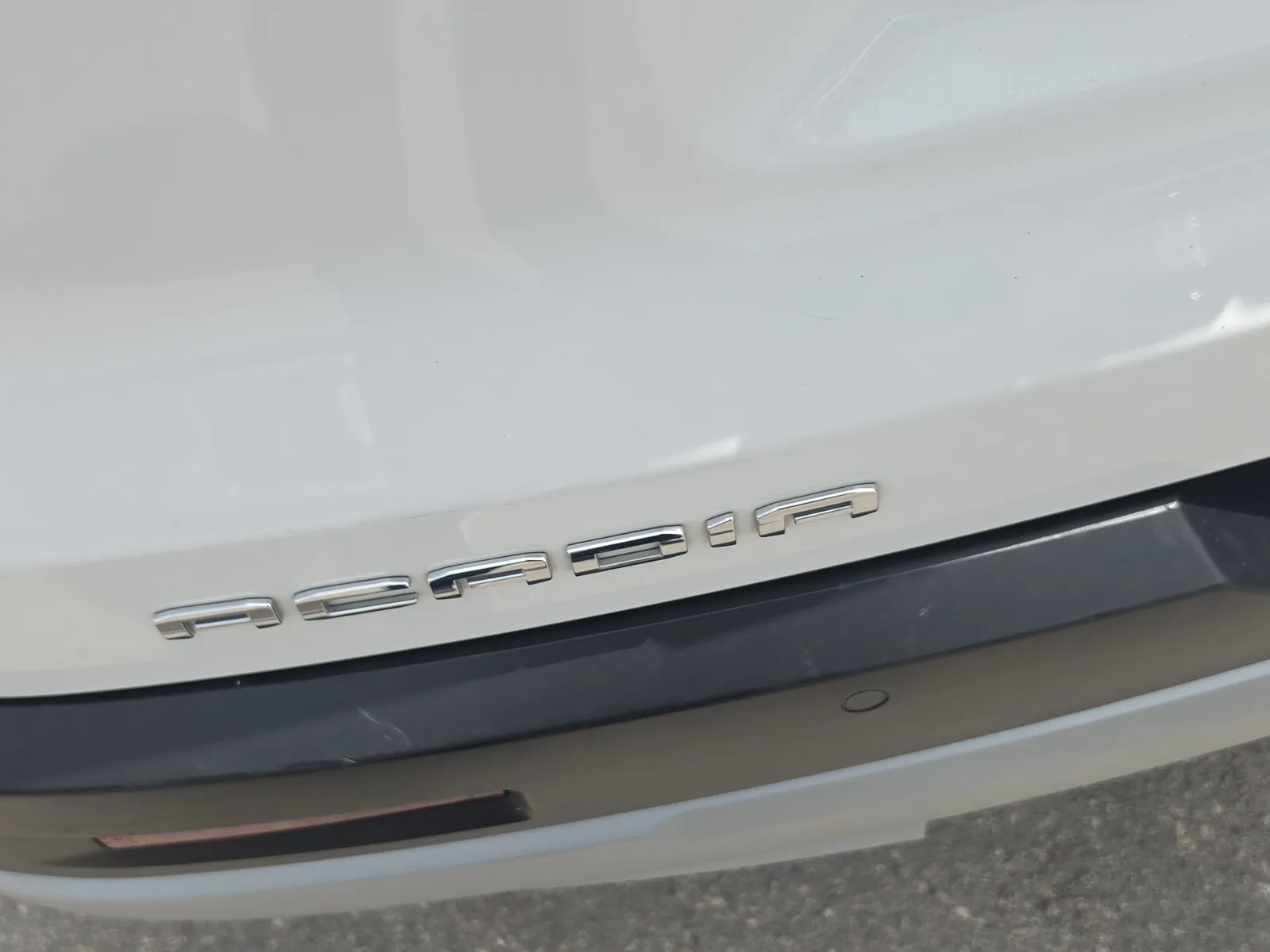 2022 GMC Acadia SLE photo 28